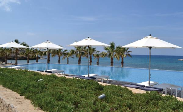 The tranquil luxury in the Beach Club that offers guests a very special secluded haven.